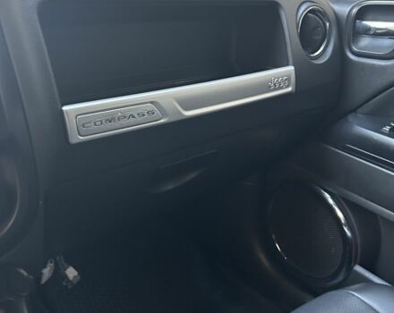 Серый Джип Компас, объемом двигателя 2.4 л и пробегом 240 тыс. км за 9400 $, фото 2 на Automoto.ua