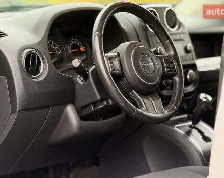 Серый Джип Компас, объемом двигателя 2 л и пробегом 236 тыс. км за 9500 $, фото 7 на Automoto.ua