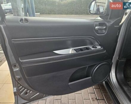 Сірий Джип Compass, об'ємом двигуна 2.36 л та пробігом 90 тис. км за 9000 $, фото 11 на Automoto.ua