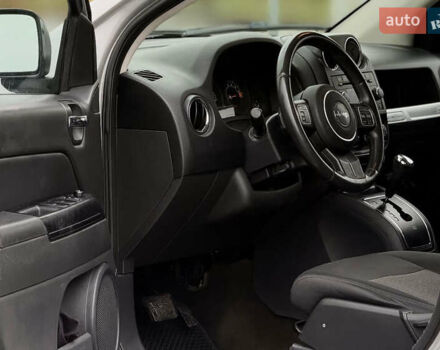 Серый Джип Компас, объемом двигателя 2 л и пробегом 236 тыс. км за 9500 $, фото 9 на Automoto.ua