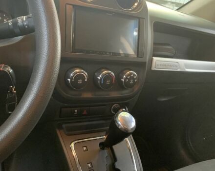 Сірий Джип Compass, об'ємом двигуна 2.4 л та пробігом 208 тис. км за 9600 $, фото 2 на Automoto.ua