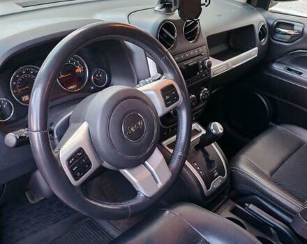Джип Compass 2013 у Тысменице на Automoto.ua Сірий Джип Compass, об'ємом двигуна 2.36 л та пробігом 89 тис. км за 10800 $, фото 4 на Automoto.ua