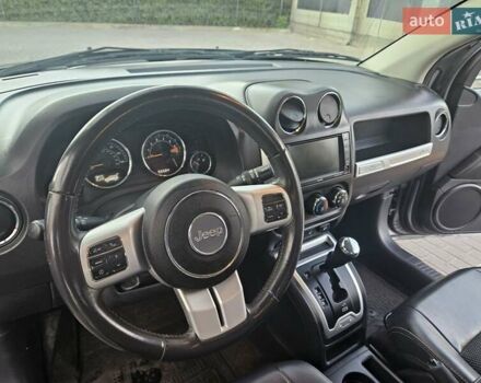 Сірий Джип Compass, об'ємом двигуна 2.36 л та пробігом 90 тис. км за 9000 $, фото 5 на Automoto.ua