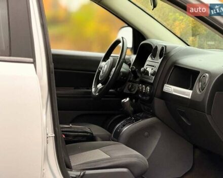 Сірий Джип Compass, об'ємом двигуна 2 л та пробігом 147 тис. км за 10000 $, фото 13 на Automoto.ua