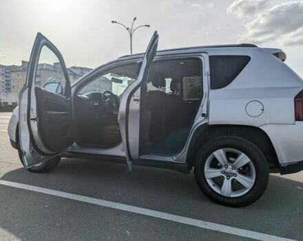 Сірий Джип Compass, об'ємом двигуна 2.4 л та пробігом 172 тис. км за 9000 $, фото 8 на Automoto.ua