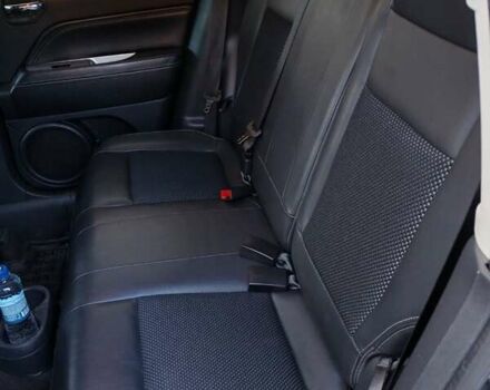 Джип Compass 2013 у Тысменице на Automoto.ua Сірий Джип Compass, об'ємом двигуна 2.36 л та пробігом 89 тис. км за 10800 $, фото 12 на Automoto.ua