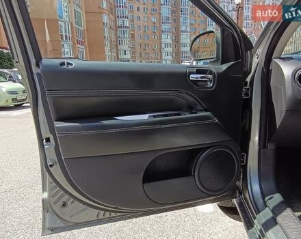 Серый Джип Компас, объемом двигателя 2.36 л и пробегом 125 тыс. км за 11500 $, фото 11 на Automoto.ua