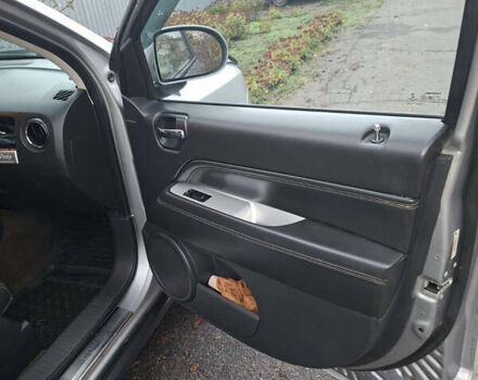 Серый Джип Компас, объемом двигателя 2 л и пробегом 280 тыс. км за 10500 $, фото 15 на Automoto.ua