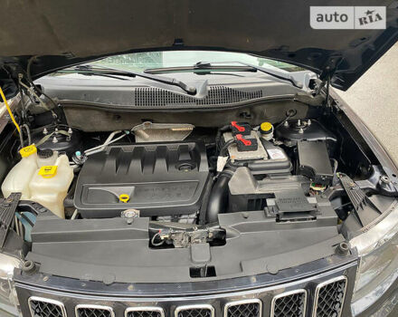 Сірий Джип Compass, об'ємом двигуна 2.4 л та пробігом 133 тис. км за 12200 $, фото 42 на Automoto.ua