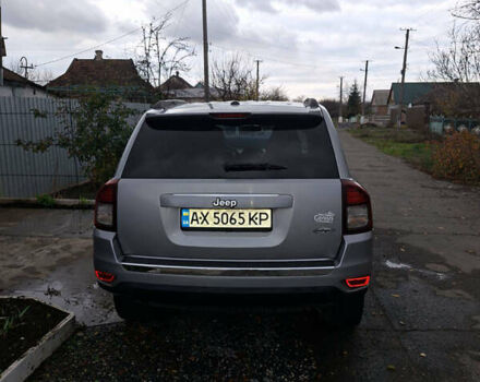 Серый Джип Компас, объемом двигателя 2 л и пробегом 280 тыс. км за 10500 $, фото 7 на Automoto.ua