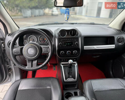 Серый Джип Компас, объемом двигателя 2.4 л и пробегом 220 тыс. км за 8650 $, фото 3 на Automoto.ua