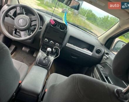 Сірий Джип Compass, об'ємом двигуна 2 л та пробігом 170 тис. км за 9300 $, фото 8 на Automoto.ua