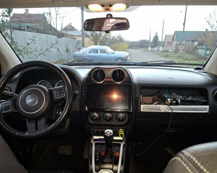 Серый Джип Компас, объемом двигателя 2 л и пробегом 280 тыс. км за 10500 $, фото 10 на Automoto.ua