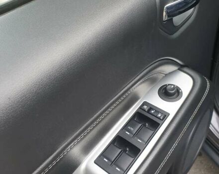 Сірий Джип Compass, об'ємом двигуна 2 л та пробігом 80 тис. км за 8300 $, фото 40 на Automoto.ua