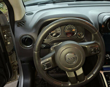 Серый Джип Компас, объемом двигателя 2 л и пробегом 280 тыс. км за 10500 $, фото 9 на Automoto.ua