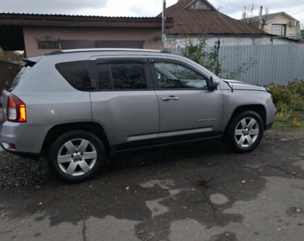 Серый Джип Компас, объемом двигателя 2 л и пробегом 280 тыс. км за 10500 $, фото 4 на Automoto.ua