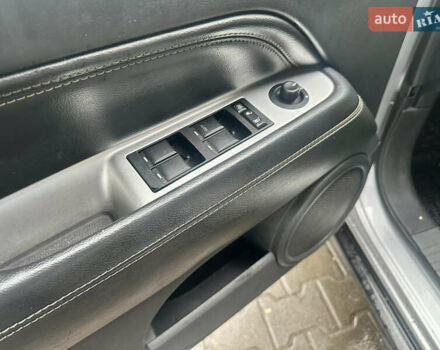 Серый Джип Компас, объемом двигателя 2.4 л и пробегом 160 тыс. км за 10500 $, фото 14 на Automoto.ua