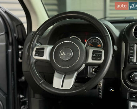 Джип Компас 2015 в Киеве на Automoto.ua Серый Джип Компас, объемом двигателя 2.36 л и пробегом 183 тыс. км за 10900 $, фото 18 на Automoto.ua