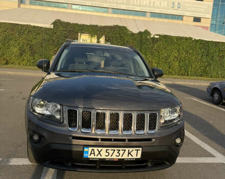 Джип Компас 2015 в Харькове на Automoto.ua Серый Джип Компас, объемом двигателя 2 л и пробегом 128 тыс. км за 9800 $, фото 1 на Automoto.ua