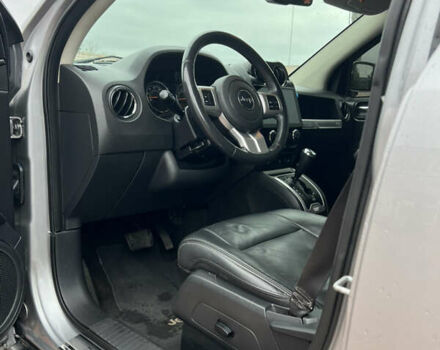 Сірий Джип Compass, об'ємом двигуна 2.36 л та пробігом 185 тис. км за 9700 $, фото 16 на Automoto.ua