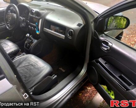 Серый Джип Компас, объемом двигателя 2 л и пробегом 172 тыс. км за 9199 $, фото 2 на Automoto.ua