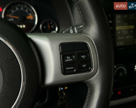 Джип Компас 2015 в Киеве на Automoto.ua Серый Джип Компас, объемом двигателя 2.36 л и пробегом 183 тыс. км за 10900 $, фото 19 на Automoto.ua