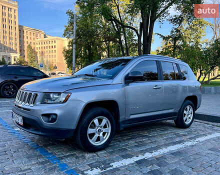 Сірий Джип Compass, об'ємом двигуна 2 л та пробігом 163 тис. км за 9300 $, фото 2 на Automoto.ua