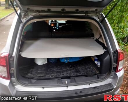 Серый Джип Компас, объемом двигателя 2 л и пробегом 172 тыс. км за 9199 $, фото 6 на Automoto.ua