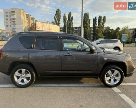 Джип Компас 2015 в Харькове на Automoto.ua Серый Джип Компас, объемом двигателя 2 л и пробегом 128 тыс. км за 9800 $, фото 5 на Automoto.ua