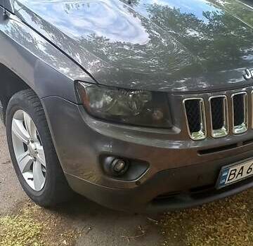 Сірий Джип Compass, об'ємом двигуна 2 л та пробігом 82 тис. км за 11000 $, фото 9 на Automoto.ua