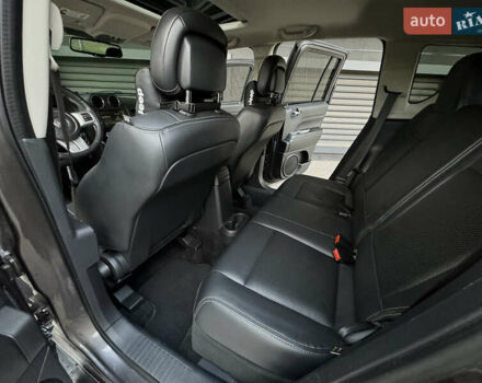 Джип Компас 2015 в Киеве на Automoto.ua Серый Джип Компас, объемом двигателя 2.36 л и пробегом 183 тыс. км за 10900 $, фото 12 на Automoto.ua