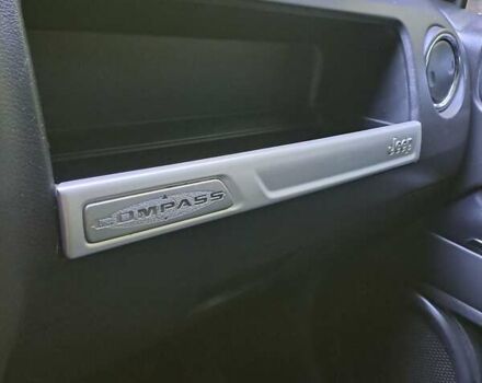 Сірий Джип Compass, об'ємом двигуна 2 л та пробігом 172 тис. км за 9997 $, фото 17 на Automoto.ua