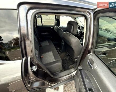 Сірий Джип Compass, об'ємом двигуна 2.4 л та пробігом 146 тис. км за 9600 $, фото 5 на Automoto.ua