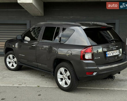Джип Компас 2015 в Киеве на Automoto.ua Серый Джип Компас, объемом двигателя 2.36 л и пробегом 183 тыс. км за 10900 $, фото 7 на Automoto.ua