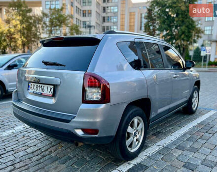 Сірий Джип Compass, об'ємом двигуна 2 л та пробігом 163 тис. км за 9300 $, фото 6 на Automoto.ua