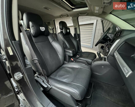 Джип Компас 2015 в Киеве на Automoto.ua Серый Джип Компас, объемом двигателя 2.36 л и пробегом 183 тыс. км за 10900 $, фото 14 на Automoto.ua