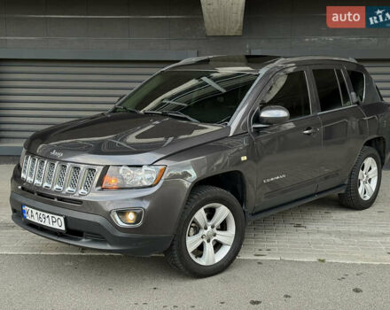 Джип Компас 2015 в Киеве на Automoto.ua Серый Джип Компас, объемом двигателя 2.36 л и пробегом 183 тыс. км за 10900 $, фото 1 на Automoto.ua