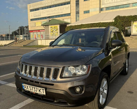 Джип Компас 2015 в Харькове на Automoto.ua Серый Джип Компас, объемом двигателя 2 л и пробегом 128 тыс. км за 9800 $, фото 2 на Automoto.ua