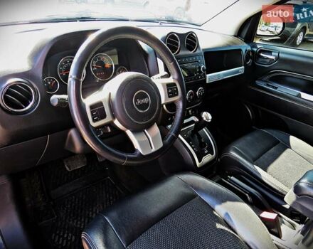 Сірий Джип Compass, об'ємом двигуна 2.36 л та пробігом 203 тис. км за 10900 $, фото 5 на Automoto.ua