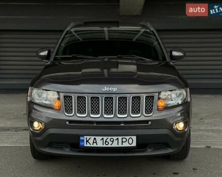 Джип Компас 2015 в Киеве на Automoto.ua Серый Джип Компас, объемом двигателя 2.36 л и пробегом 183 тыс. км за 10900 $, фото 2 на Automoto.ua