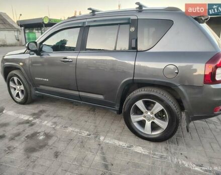 Джип Компас 2016 в Павлограде на Automoto.ua Серый Джип Компас, объемом двигателя 2.36 л и пробегом 114 тыс. км за 11100 $, фото 3 на Automoto.ua