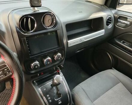 Серый Джип Компас, объемом двигателя 2.4 л и пробегом 152 тыс. км за 12500 $, фото 2 на Automoto.ua