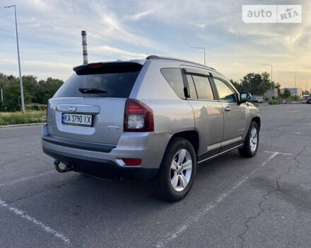 Серый Джип Компас, объемом двигателя 2.36 л и пробегом 225 тыс. км за 12500 $, фото 5 на Automoto.ua