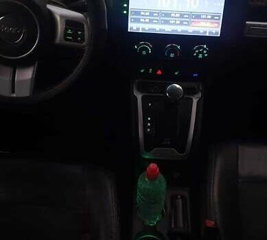 Серый Джип Компас, объемом двигателя 2.36 л и пробегом 140 тыс. км за 10555 $, фото 11 на Automoto.ua