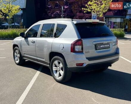 Серый Джип Компас, объемом двигателя 2.36 л и пробегом 163 тыс. км за 11990 $, фото 3 на Automoto.ua