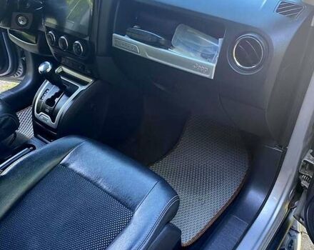 Джип Компас 2016 в Броварах на Automoto.ua Серый Джип Компас, объемом двигателя 2.4 л и пробегом 138 тыс. км за 10500 $, фото 5 на Automoto.ua