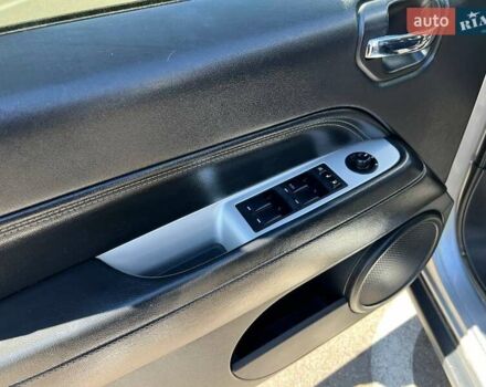 Серый Джип Компас, объемом двигателя 2.36 л и пробегом 163 тыс. км за 11990 $, фото 11 на Automoto.ua