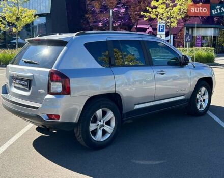 Серый Джип Компас, объемом двигателя 2.36 л и пробегом 163 тыс. км за 11990 $, фото 5 на Automoto.ua