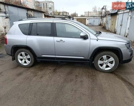 Серый Джип Компас, объемом двигателя 2.36 л и пробегом 146 тыс. км за 11900 $, фото 5 на Automoto.ua