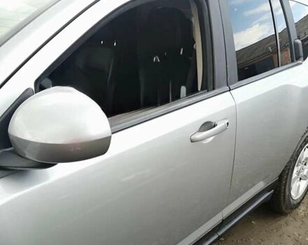 Серый Джип Компас, объемом двигателя 2.36 л и пробегом 100 тыс. км за 12000 $, фото 1 на Automoto.ua